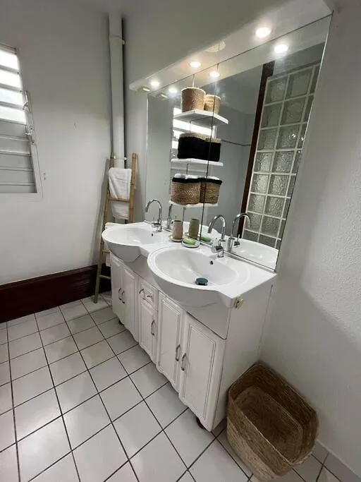 Appartement F4 Petit Bourg